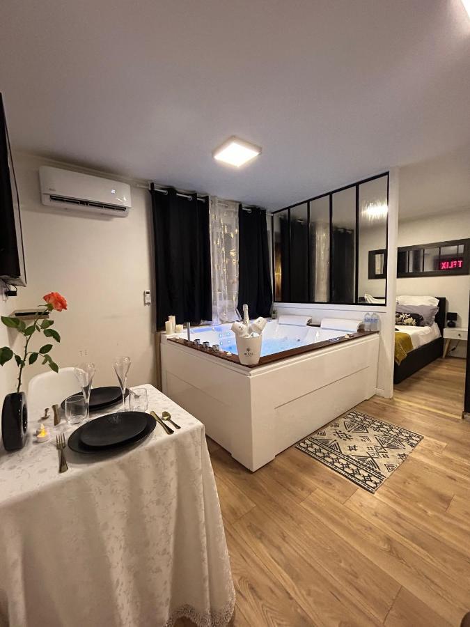 Expérience Unique - Love Room à Cannes - Appartement avec un jacuzzi Privé Exterior foto