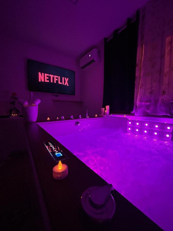 Expérience Unique - Love Room à Cannes - Appartement avec un jacuzzi Privé Exterior foto