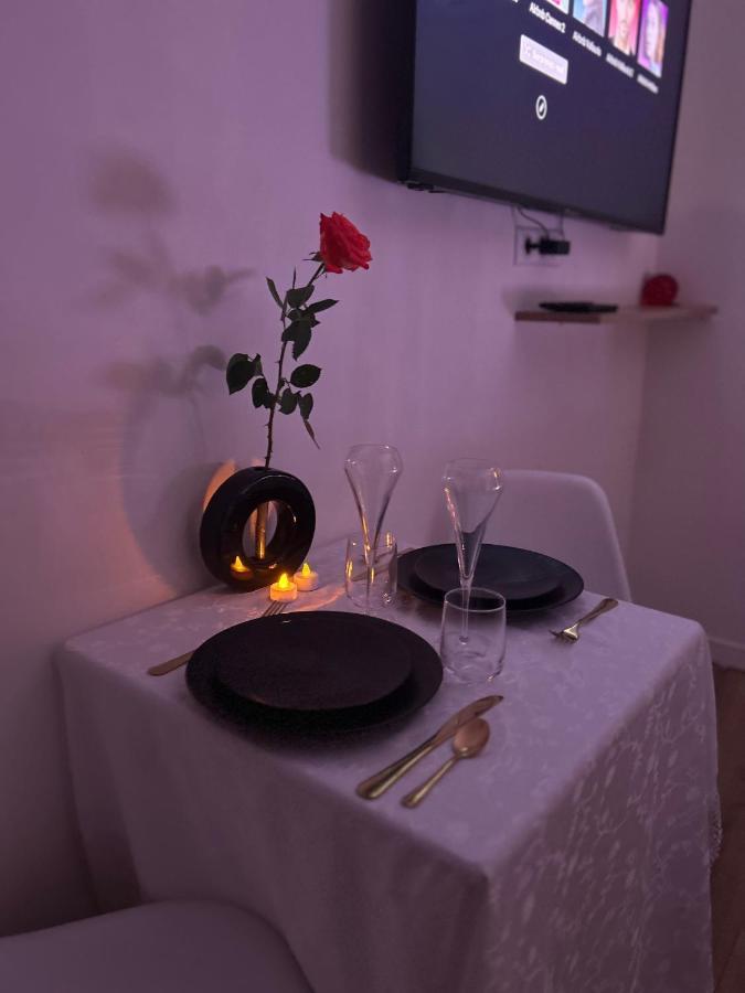 Expérience Unique - Love Room à Cannes - Appartement avec un jacuzzi Privé Exterior foto