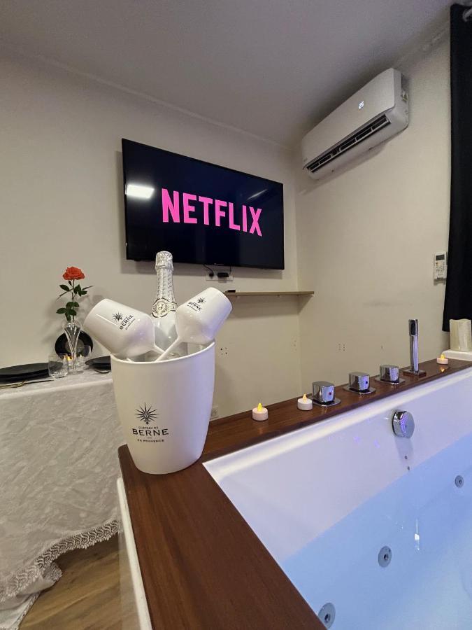 Expérience Unique - Love Room à Cannes - Appartement avec un jacuzzi Privé Exterior foto